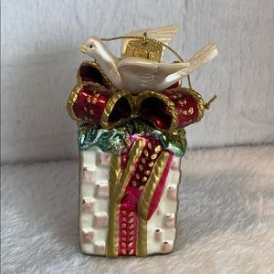 Fitz and Floyd Vintage Present Ornament